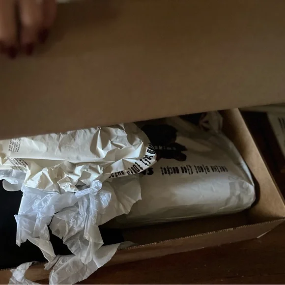 SKIMS x CACTUS PLANT FLEA MARKET Black Tote with Pink Star Design - Picture 5 of 5